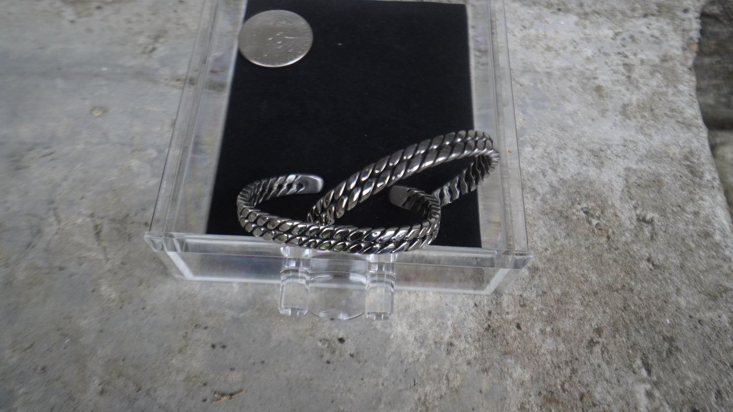 High-quality stainless steel bracelets for women